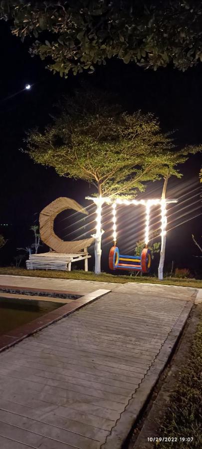 Lover View Pool Bar & Bungalows Ngwesaung Exterior photo