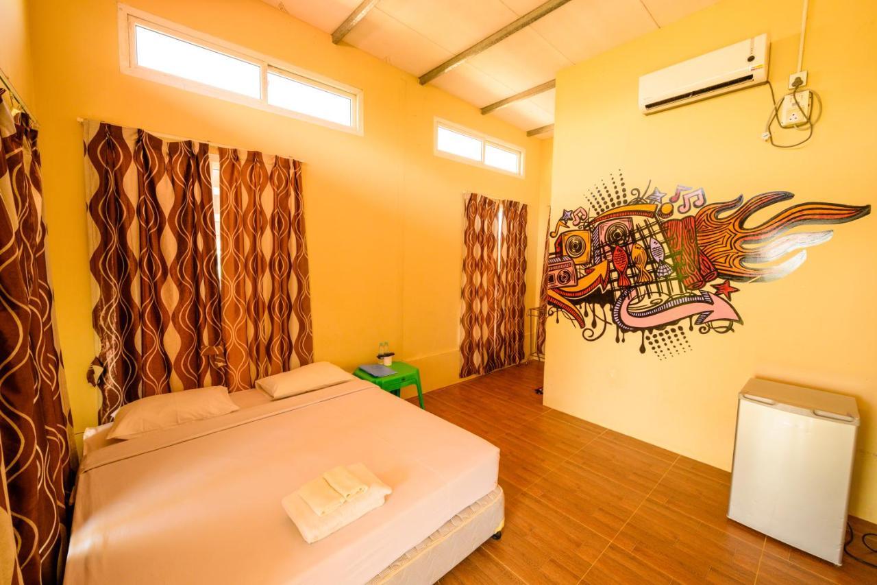Lover View Pool Bar & Bungalows Ngwesaung Exterior photo