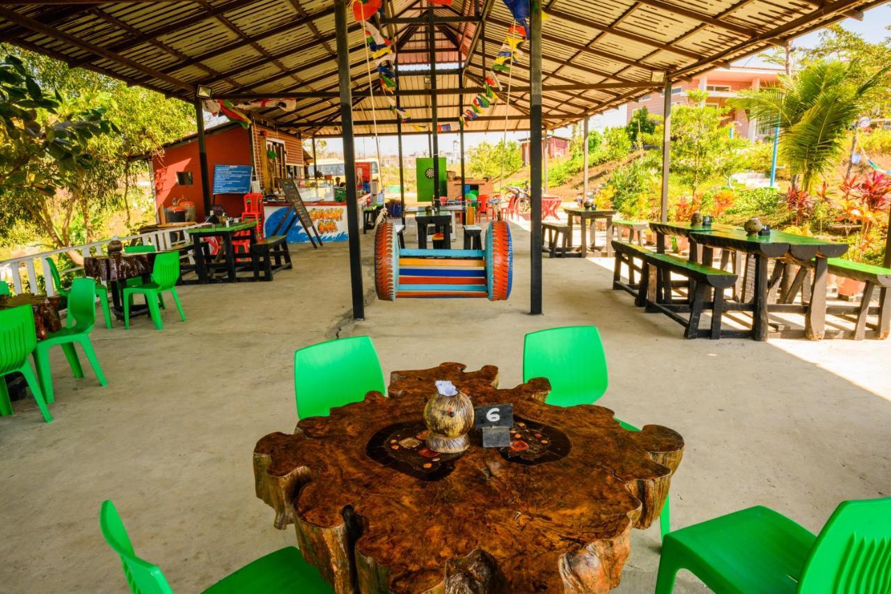 Lover View Pool Bar & Bungalows Ngwesaung Exterior photo